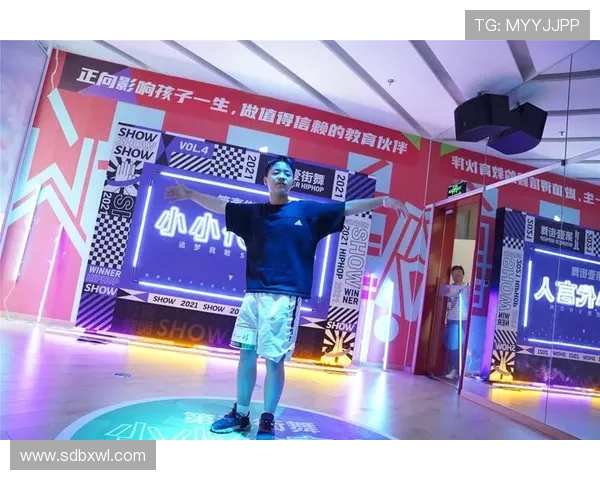 成都街舞队荣登全国技术排行榜第七名引发热议与关注