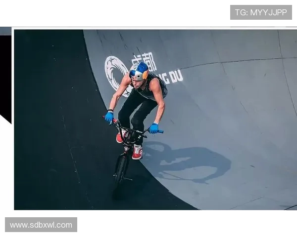 极限运动嘉年华精彩回顾成都街舞队默契配合引人瞩目 极限运动嘉年华精彩回顾成都街舞队默契配合引人瞩目