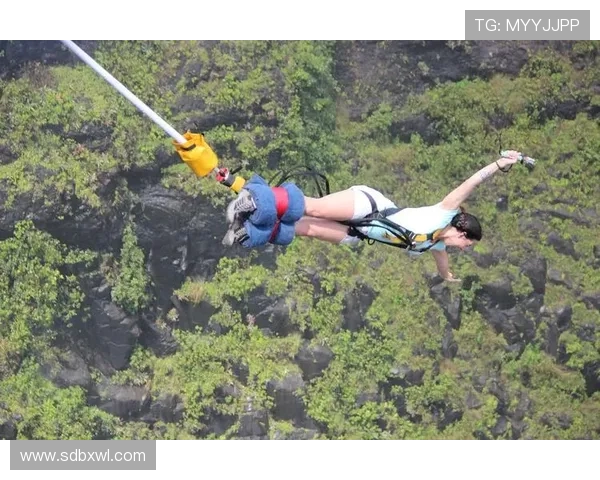 深圳攀岩队的力量变革引发热议探索攀岩运动的未来发展与挑战