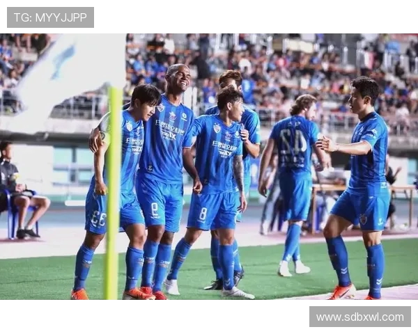 全北现代对阵悉尼直播赛事精彩回顾与赛前分析全面解读