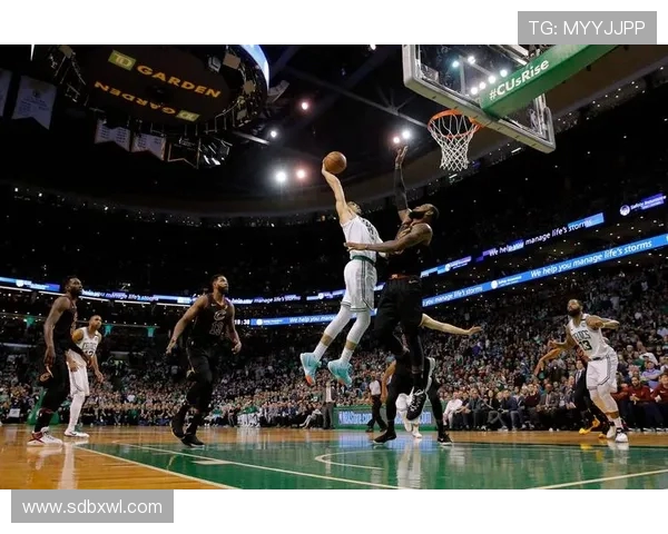 杰森塔图姆：从新星到巨星的篮球成长之路与未来展望