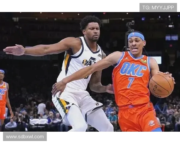 雷霆与爵士本赛季对决回顾及精彩瞬间分析