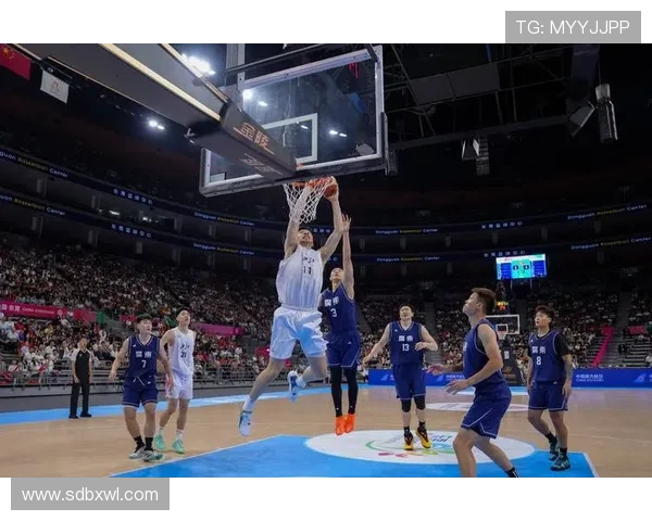 广州篮球队与上海篮球队赛后复盘分析双方状态及表现亮点