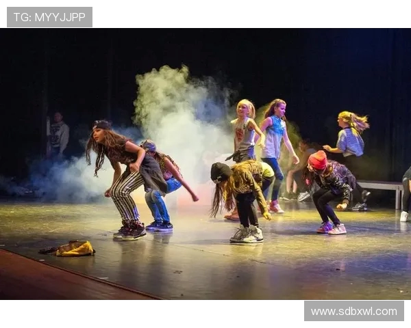 武汉街舞队的控制艺术探秘与街舞文化的深度融合分析 武汉街舞队的控制艺术探秘与街舞文化的深度融合分析