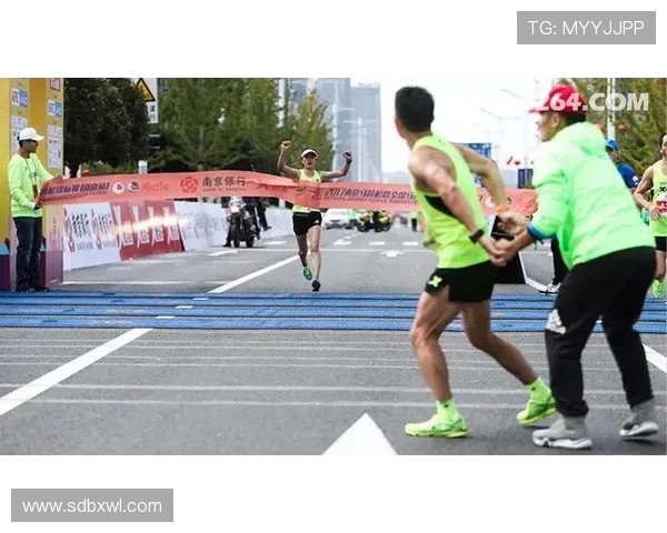 上海飞盘队在马拉松大满贯中的战术解析与表现评估 上海飞盘队在马拉松大满贯中的战术解析与表现评估